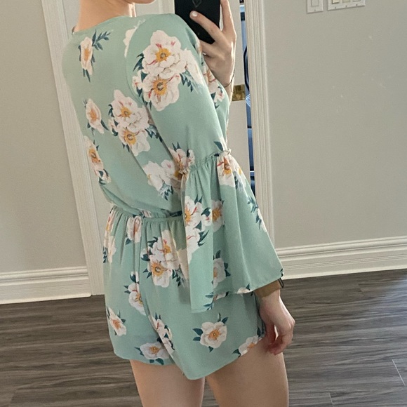 Floral Short Romper - Picture 4 of 4